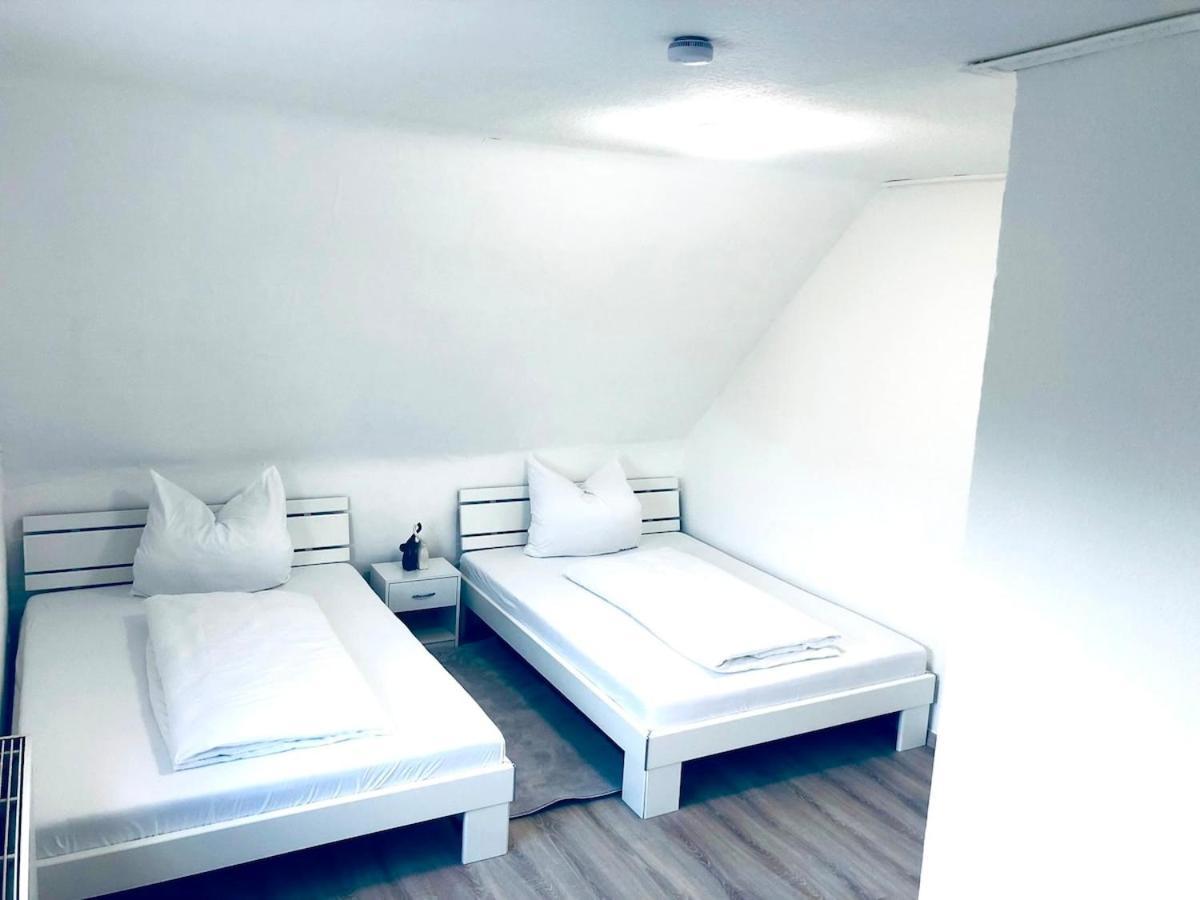 Wohnung Mit Neuem Bad Und Kueche Γκελσενκίρτσεν Εξωτερικό φωτογραφία