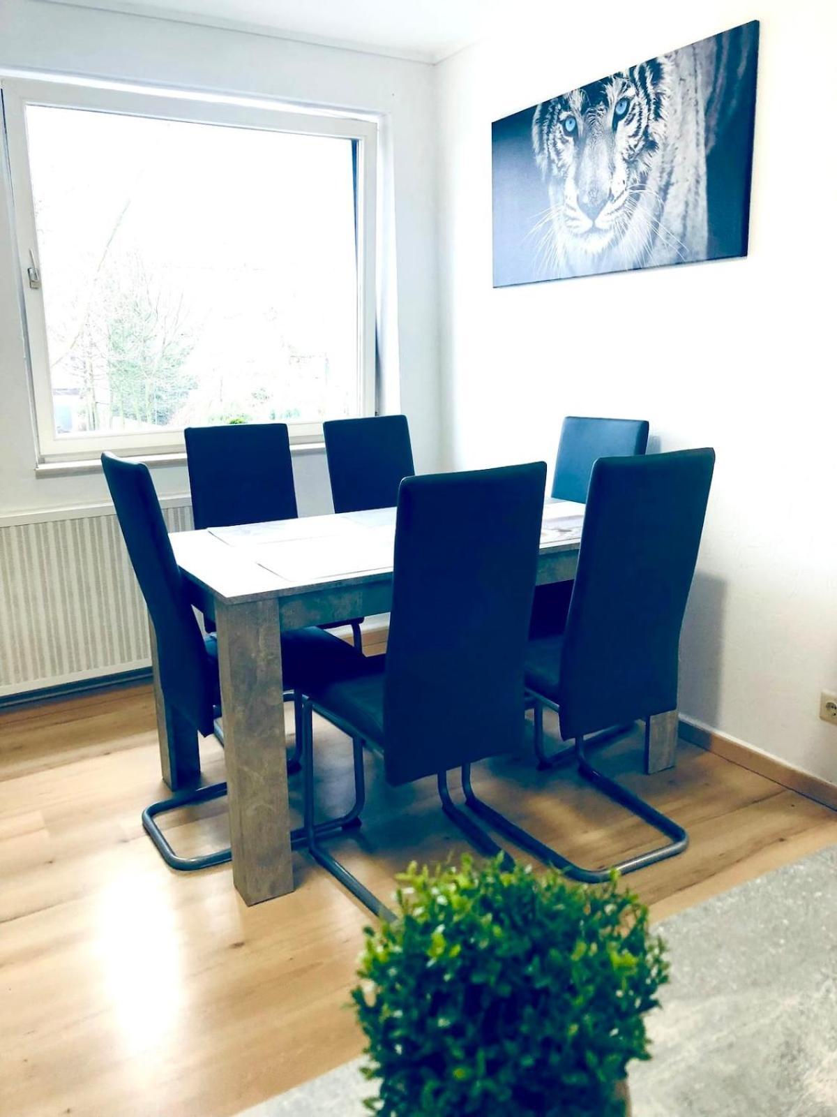 Wohnung Mit Neuem Bad Und Kueche Γκελσενκίρτσεν Εξωτερικό φωτογραφία